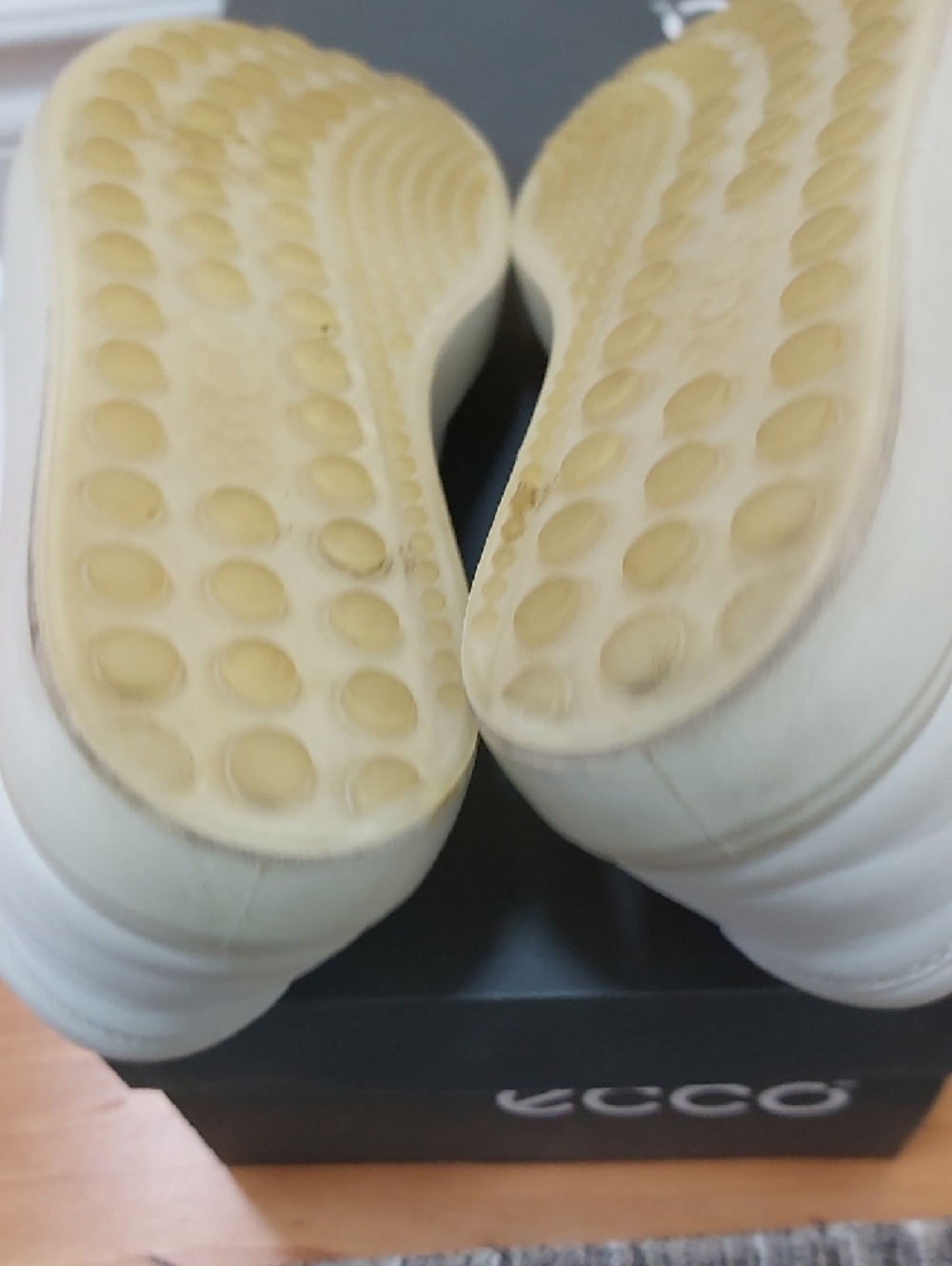 Ecco Women's White Leather Lace-Up Sneakers, Size 38 - Picture 10 of 10